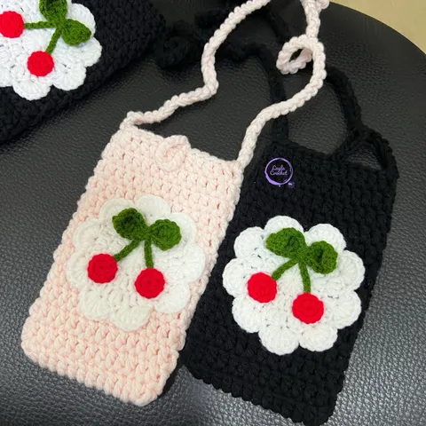 Túi đựng điện thoại, túi đeo chéo hoạ tiết cherry dễ thương, túi len handmade kt: 17x10cm